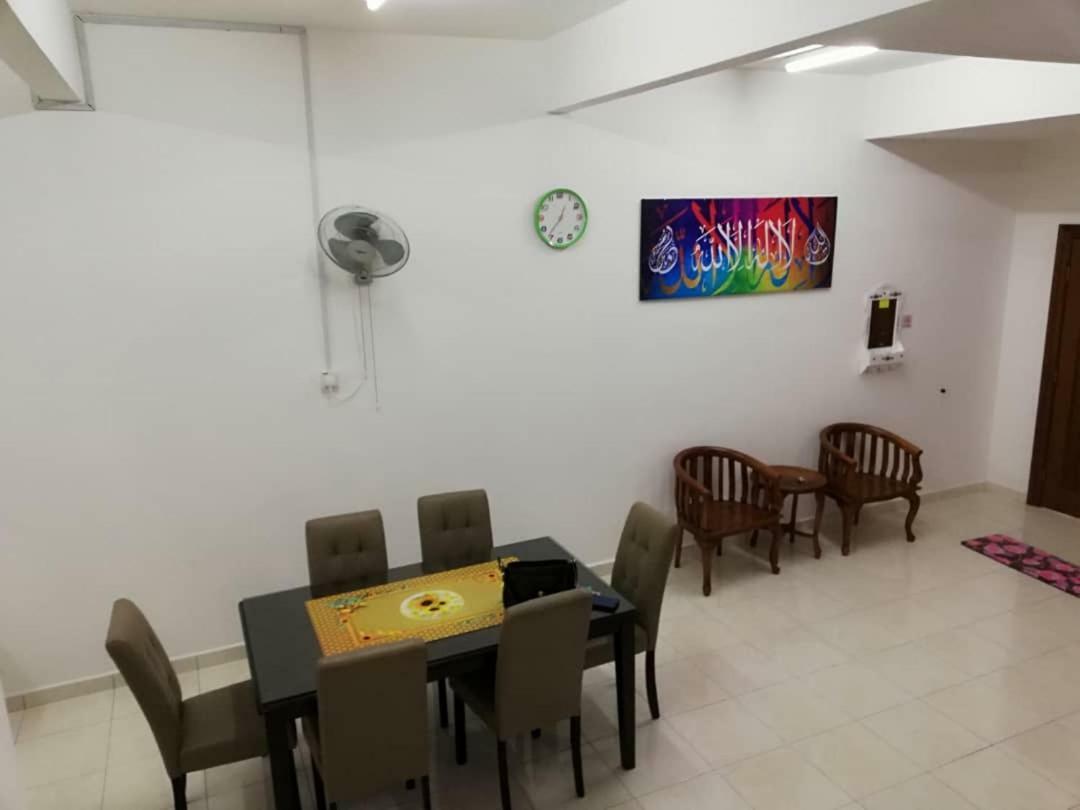 Faeyz Homestay Pertam Jaya Malacca Екстер'єр фото